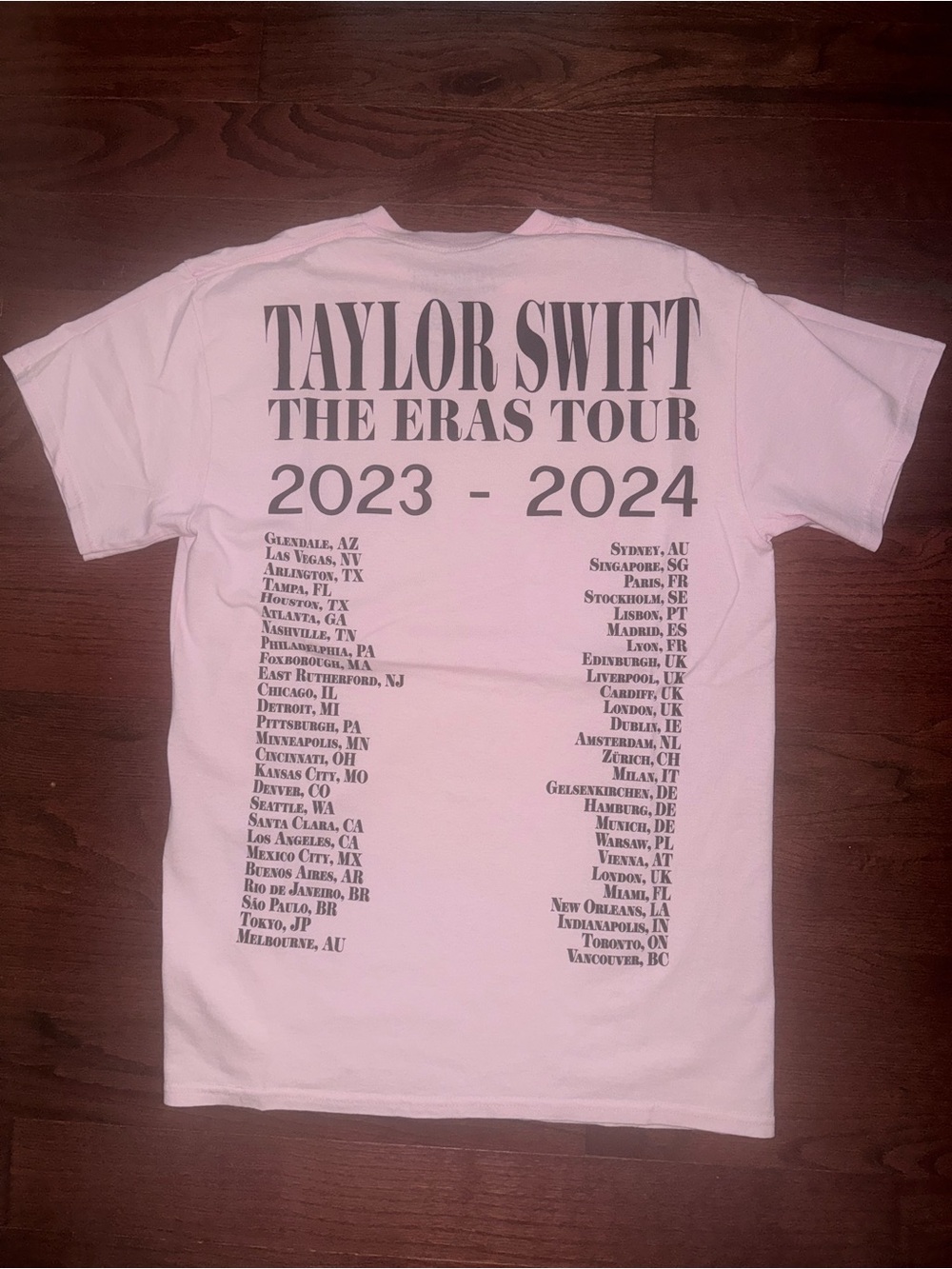Taylor Swift Pink Tour Graphic Tee - Picture 3 of 3